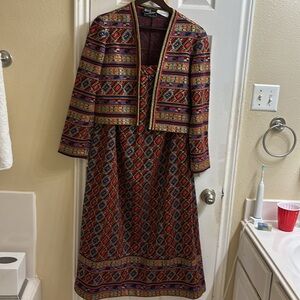 Crissa linea Italiana 2-piece maxi length and long sleeve suit. Made in Italy